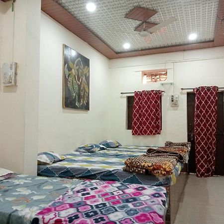 Shree Maya Home Stay 乌贾因 客房 照片